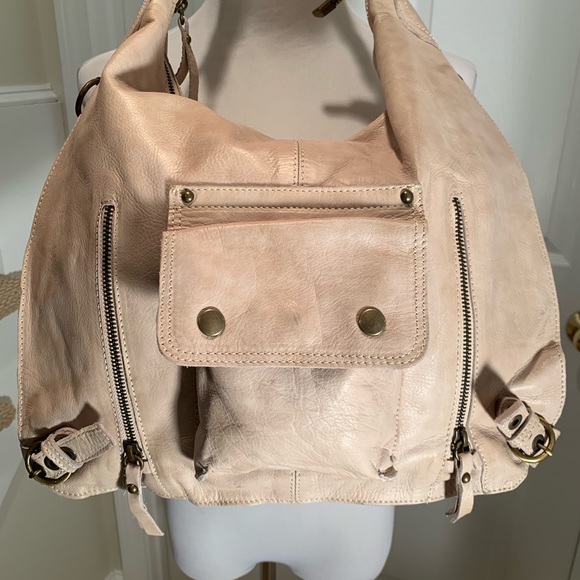 NWT, soft leather bag. Light beige/dark cream - Picture 2 of 7
